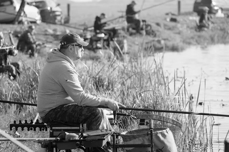 fishing bivvy setup bank ,  photo from Pexels