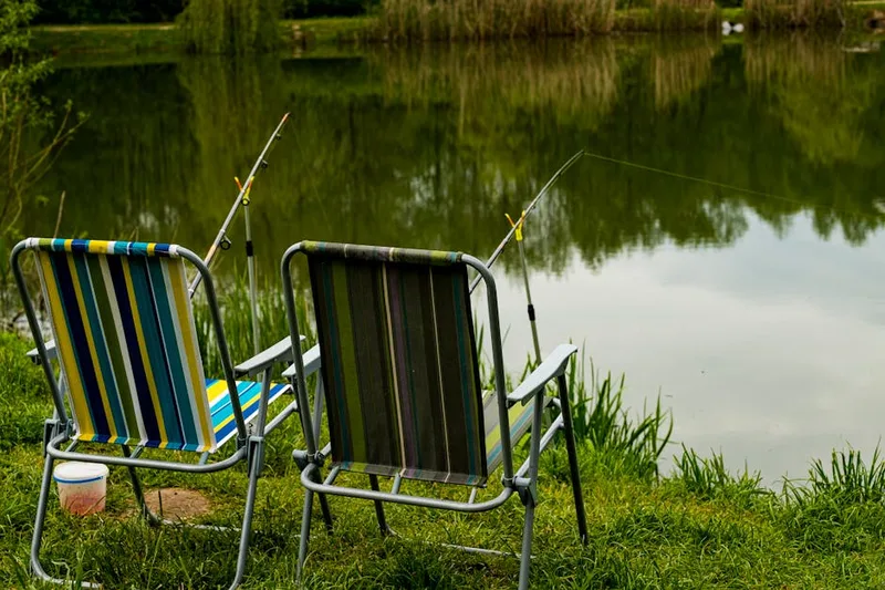 carp fishing chair bank ,  photo from Pexels